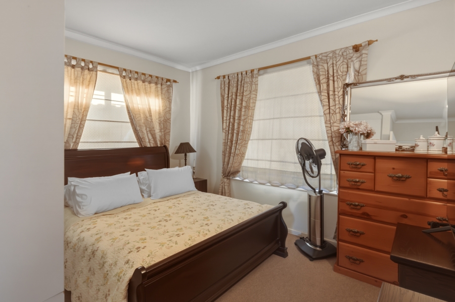 6 Bedroom Property for Sale in La Concorde Western Cape